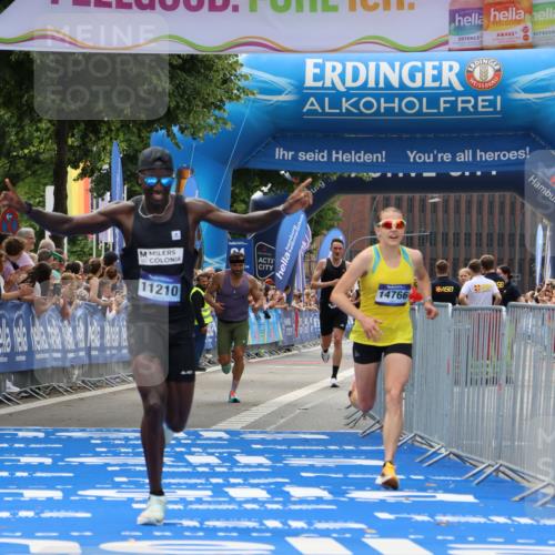 29.06.2025 - hella hamburg halbmarathon Strokosch-Dieckow http://msf.ph/oto/8287357 29.06.2025 10:20:50 Ziel 11210, 14766, 16988, 17402, 19075 meine-sportfotos.de