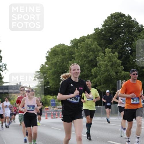 29.06.2025 - hella hamburg halbmarathon Jannik Wohlers http://msf.ph/oto/8287365 29.06.2025 10:03:39 Lombardsbrücke 1032, 1355, 3488, 4095, 4488, 5058, 5363, 5613, 6142, 6706, 7017, 7485, 8177, 8421, 8422, 8423, 8469, 9526, 9899, 11511, 11614, 12336, 12653, 13173, 13583, 15520, 15525, 15678, 16099, 16113, 17098, 17860, 17880, 18111, 18985 meine-sportfotos.de