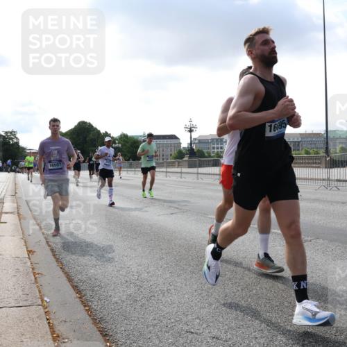 29.06.2025 - hella hamburg halbmarathon Lena Gebhardt http://msf.ph/oto/8287406 29.06.2025 09:46:05 Lombardsbrücke 16507, 16695, 1080, 1686, 1707, 1894, 2460, 2525, 3809, 3843, 3955, 4463, 4679, 4812, 5042, 5187, 5550, 6169, 6495, 6878, 7055, 7186, 7845, 7880, 7901, 7965, 8062, 8190, 8864, 8956, 9345, 10270, 10453, 10484, 10876, 11120, 11199, 11282, 11833, 12189, 12232, 12308, 12681, 13066, 13167, 13252, 13343, 13618, 13686, 13754, 14167, 14276, 14293, 15115, 15391, 15689, 16507, 16580, 17213, 17768 meine-sportfotos.de