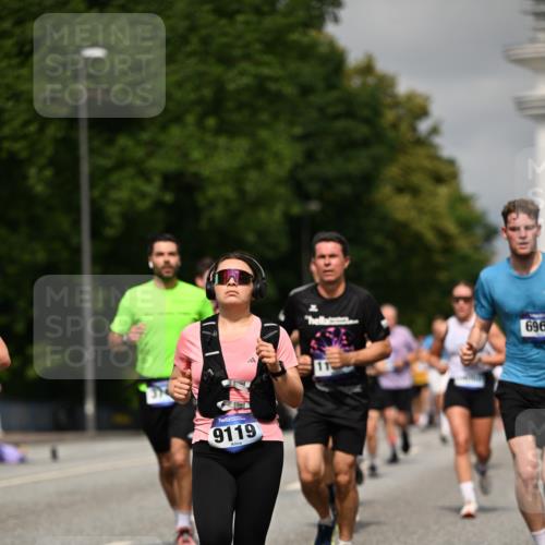29.06.2025 - hella hamburg halbmarathon Dr. Thomas Lammeyer http://msf.ph/oto/8287422 29.06.2025 10:16:02 Kennedybrücke 1062, 1249, 1790, 1850, 3182, 3248, 3262, 3746, 3837, 4499, 5176, 6871, 6966, 7370, 7474, 8206, 8207, 9119, 9253, 9254, 9405 meine-sportfotos.de