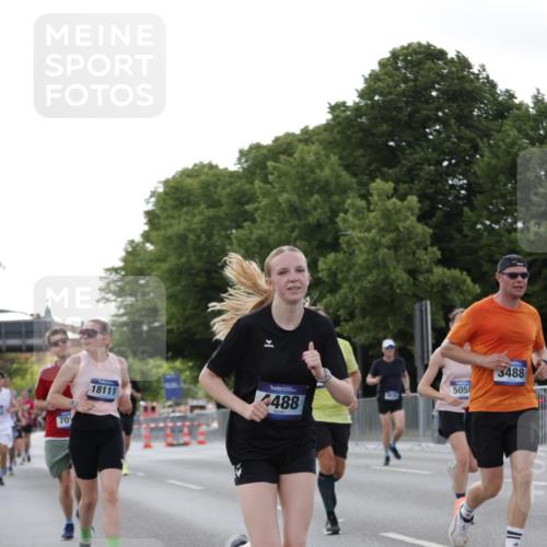 29.06.2025 - hella hamburg halbmarathon Jannik Wohlers http://msf.ph/oto/8287437 29.06.2025 10:03:39 Lombardsbrücke 1032, 1355, 3488, 4095, 4488, 5058, 5363, 5613, 6142, 6706, 7017, 7485, 8177, 8421, 8422, 8423, 8469, 9526, 9899, 11511, 11614, 12336, 12653, 13173, 13583, 15520, 15525, 15678, 16099, 16113, 17098, 17860, 17880, 18111, 18985 meine-sportfotos.de