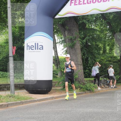 29.06.2025 - hella hamburg halbmarathon KatJ http://msf.ph/oto/8287457 29.06.2025 10:12:02 Zwischen KM18-KM19  meine-sportfotos.de