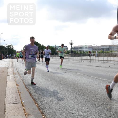 29.06.2025 - hella hamburg halbmarathon Lena Gebhardt http://msf.ph/oto/8287476 29.06.2025 09:46:05 Lombardsbrücke 16507, 2525, 15115, 1080, 1686, 1707, 1894, 2460, 2525, 3809, 3843, 3955, 4463, 4679, 4812, 5042, 5187, 5550, 6169, 6495, 6878, 7055, 7186, 7845, 7880, 7901, 7965, 8062, 8190, 8864, 8956, 9345, 10270, 10453, 10484, 10876, 11120, 11199, 11282, 11833, 12189, 12232, 12308, 12681, 13066, 13167, 13252, 13343, 13618, 13686, 13754, 14167, 14276, 14293, 15115, 15391, 15689, 16507, 16580, 17213, 17768 meine-sportfotos.de