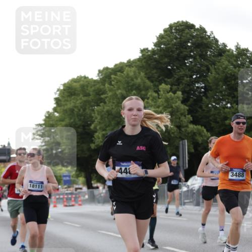 29.06.2025 - hella hamburg halbmarathon Jannik Wohlers http://msf.ph/oto/8287488 29.06.2025 10:03:39 Lombardsbrücke 1032, 1355, 3488, 4095, 4488, 5058, 5363, 5613, 6142, 6706, 7017, 7485, 8177, 8421, 8422, 8423, 8469, 9526, 9899, 11511, 11614, 12336, 12653, 13173, 13583, 15520, 15525, 15678, 16099, 16113, 17098, 17860, 17880, 18111, 18985 meine-sportfotos.de