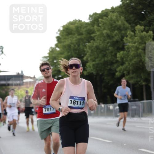 29.06.2025 - hella hamburg halbmarathon Jannik Wohlers http://msf.ph/oto/8287527 29.06.2025 10:03:40 Lombardsbrücke 1032, 1355, 3488, 4095, 4488, 5058, 5363, 5613, 6142, 6706, 7017, 7485, 8177, 8421, 8422, 8423, 8469, 9526, 9899, 11511, 11614, 12336, 12653, 13173, 13583, 15520, 15525, 15678, 16099, 16113, 17098, 17860, 17880, 18111, 18985 meine-sportfotos.de