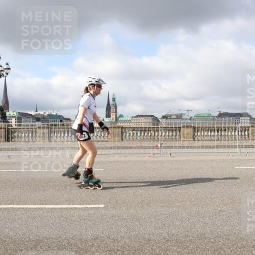 29.06.2025 - hella hamburg halbmarathon Lena Gebhardt http://msf.ph/oto/8287529 29.06.2025 09:05:33 Lombardsbrücke  meine-sportfotos.de