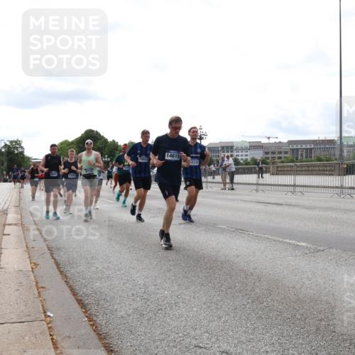 29.06.2025 - hella hamburg halbmarathon Lena Gebhardt http://msf.ph/oto/8287562 29.06.2025 10:21:00 Lombardsbrücke 18305, 3040, 8724, 4350, 15913, 14615, 5113, 9124, 1011, 1028, 1266, 1658, 2053, 2101, 2325, 2383, 2834, 2923, 2945, 2956, 2986, 3161, 3247, 3453, 3733, 3781, 3813, 4082, 4288, 4350, 4422, 4754, 4869, 5041, 5061, 5625, 5767, 6275, 6308, 6608, 7228, 7608, 8113, 8724, 8726, 8844, 8940, 9005, 9011, 9108, 9236, 9501, 9981, 10050, 10350, 10585, 10602, 11100, 11145, 11698, 11995, 12175, 12694, 12844, 13057, 13508 meine-sportfotos.de