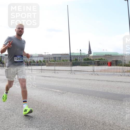 29.06.2025 - hella hamburg halbmarathon Lena Gebhardt http://msf.ph/oto/8287578 29.06.2025 10:11:48 Lombardsbrücke 1328, 1531, 1866, 1992, 3363, 4227, 5379, 5605, 7571, 8115, 8807, 8810, 9191, 9428, 10042, 10372, 10409, 10428, 11321, 11507, 11525, 11537, 11581, 11755, 11917, 12286, 12473, 13171, 13177, 13203, 13542, 13939, 13958, 14008, 14196, 14384, 15137, 15797, 15945, 16976, 17080, 17638, 17774, 17787, 17866, 18261, 18278, 18382, 18395, 18655, 19172 meine-sportfotos.de