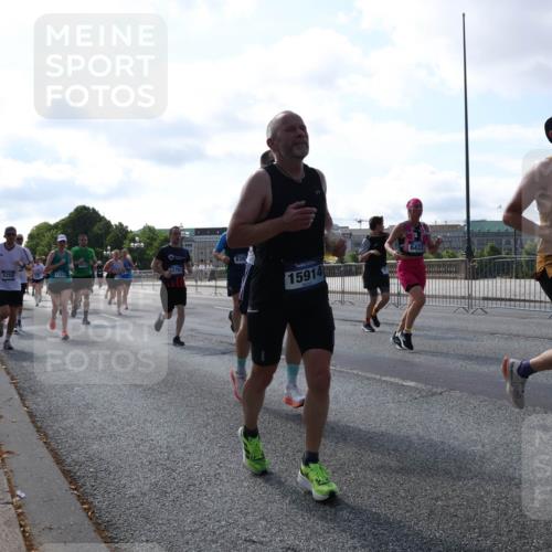 29.06.2025 - hella hamburg halbmarathon Lena Gebhardt http://msf.ph/oto/8287658 29.06.2025 09:58:32 Lombardsbrücke 5259, 11214, 42761, 15914, 6433, 1034, 1179, 1190, 1285, 1727, 1815, 1946, 1951, 2029, 2034, 2070, 2138, 2417, 2518, 2636, 2656, 2711, 2840, 2883, 2907, 3041, 3097, 3819, 3859, 3952, 4120, 4152, 4167, 4814, 4903, 5077, 5084, 5093, 5259, 5378, 5721, 5894, 6164, 6272, 6294, 6433, 6592, 6657, 6754, 6759, 6877, 6897, 7082, 7369, 7409, 7509, 7716, 7724, 7856, 7896, 8154, 8311, 8322, 8393, 8508, 8590, 8639, 8825, 9012, 9057, 9562, 9656, 10084 meine-sportfotos.de