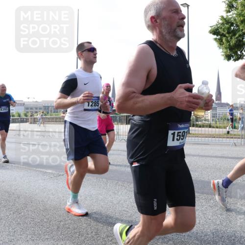 29.06.2025 - hella hamburg halbmarathon Lena Gebhardt http://msf.ph/oto/8287802 29.06.2025 09:58:32 Lombardsbrücke 761, 8393, 1285, 159, 1034, 1179, 1190, 1285, 1727, 1815, 1946, 1951, 2029, 2034, 2070, 2138, 2417, 2518, 2636, 2656, 2711, 2840, 2883, 2907, 3041, 3097, 3819, 3859, 3952, 4120, 4152, 4167, 4814, 4903, 5077, 5084, 5093, 5259, 5378, 5721, 5894, 6164, 6272, 6294, 6433, 6592, 6657, 6754, 6759, 6877, 6897, 7082, 7369, 7409, 7509, 7716, 7724, 7856, 7896, 8154, 8311, 8322, 8393, 8508, 8590, 8639, 8825, 9012, 9057, 9562, 9656, 10084 meine-sportfotos.de