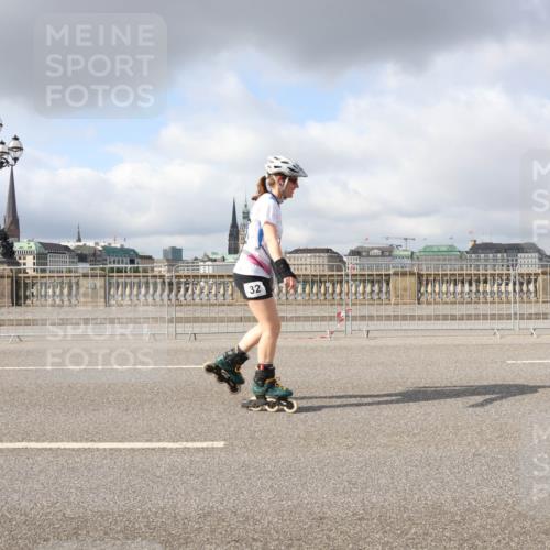 29.06.2025 - hella hamburg halbmarathon Lena Gebhardt http://msf.ph/oto/8287871 29.06.2025 09:05:34 Lombardsbrücke  meine-sportfotos.de