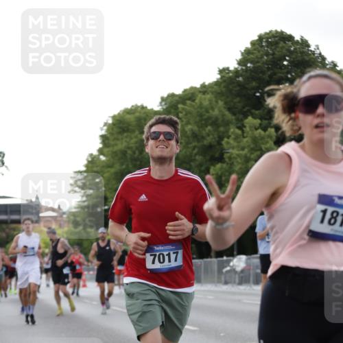 29.06.2025 - hella hamburg halbmarathon Jannik Wohlers http://msf.ph/oto/8287888 29.06.2025 10:03:41 Lombardsbrücke 1032, 1355, 3488, 4095, 4488, 5058, 5363, 5613, 6142, 6706, 7017, 7485, 8177, 8421, 8422, 8423, 8469, 9526, 9899, 10756, 11511, 11614, 12004, 12005, 12336, 12653, 13173, 13583, 15520, 15525, 15678, 16099, 17098, 17437, 17860, 17880, 18111, 18985 meine-sportfotos.de