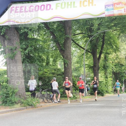 29.06.2025 - hella hamburg halbmarathon KatJ http://msf.ph/oto/8287940 29.06.2025 10:12:16 Zwischen KM18-KM19  meine-sportfotos.de