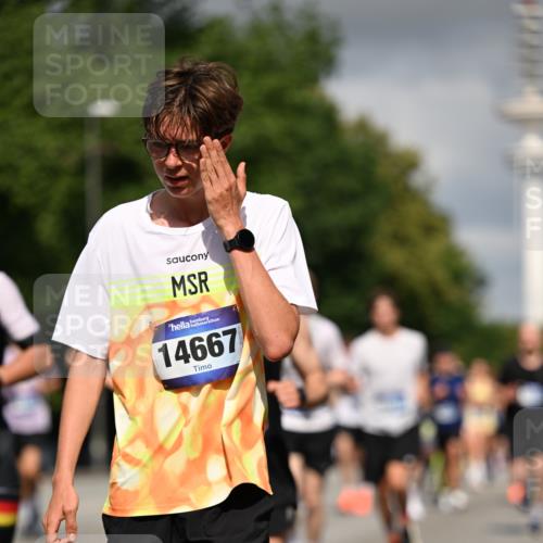 29.06.2025 - hella hamburg halbmarathon Dr. Thomas Lammeyer http://msf.ph/oto/8287958 29.06.2025 09:53:21 Kennedybrücke 1343, 1445, 1615, 1800, 1975, 2324, 2573, 2949, 3136, 3282, 3431, 3530, 4303, 4425, 5248, 5889, 6123, 6682, 7495, 7796, 8370, 8629, 8925, 9264, 9265, 9294, 9296, 10930 meine-sportfotos.de