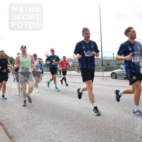 29.06.2025 - hella hamburg halbmarathon Lena Gebhardt http://msf.ph/oto/8287994 29.06.2025 10:21:02 Lombardsbrücke 8724, 17367, 2025, 183, 18397, 159, 15113, 1028, 1266, 1658, 2053, 2101, 2325, 2383, 2834, 2923, 2945, 2956, 2986, 3161, 3247, 3453, 3781, 3813, 4082, 4288, 4350, 4422, 4754, 4869, 5041, 5061, 5625, 5767, 6275, 6308, 6608, 7228, 7608, 8113, 8724, 8726, 8844, 8940, 9005, 9011, 9108, 9236, 9501, 9981, 10050, 10350, 10585, 10602, 11100, 11145, 11698, 11995, 12175, 12694, 12844, 13057, 13508 meine-sportfotos.de