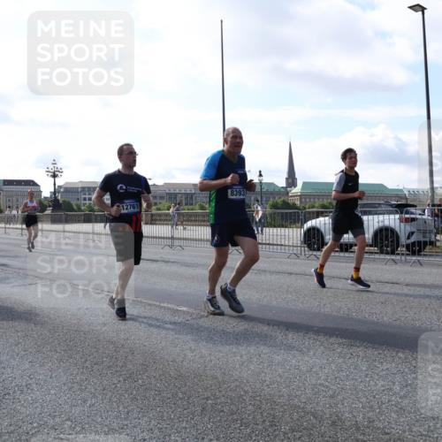 29.06.2025 - hella hamburg halbmarathon Lena Gebhardt http://msf.ph/oto/8287999 29.06.2025 09:58:33 Lombardsbrücke 5259, 11214, 12761, 6433, 8393, 1034, 1179, 1190, 1285, 1727, 1815, 1946, 1951, 2029, 2034, 2070, 2417, 2518, 2636, 2656, 2711, 2840, 2883, 2907, 3041, 3097, 3819, 3859, 3952, 4120, 4152, 4167, 4814, 4903, 5077, 5084, 5093, 5259, 5378, 5721, 5894, 6164, 6272, 6294, 6433, 6592, 6657, 6759, 6877, 6897, 7082, 7369, 7409, 7509, 7716, 7724, 7856, 7896, 8154, 8311, 8322, 8393, 8508, 8590, 8639, 8825, 9012, 9057, 9562, 9656, 10084 meine-sportfotos.de