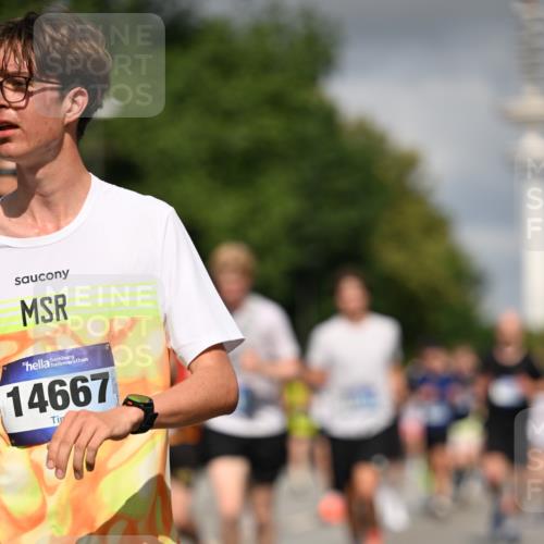 29.06.2025 - hella hamburg halbmarathon Dr. Thomas Lammeyer http://msf.ph/oto/8288071 29.06.2025 09:53:22 Kennedybrücke 1343, 1445, 1615, 1800, 1975, 2324, 2573, 2949, 3136, 3282, 3431, 3530, 4303, 4425, 5248, 5889, 6123, 6682, 7495, 7796, 8370, 8629, 8925, 9264, 9265, 9294, 9296, 9979, 10894, 10930 meine-sportfotos.de