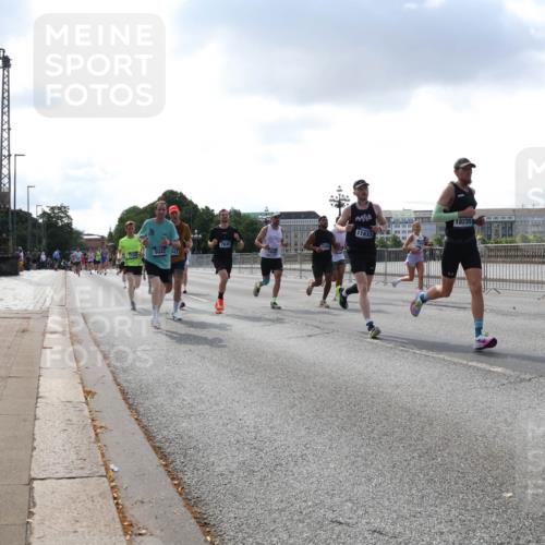 29.06.2025 - hella hamburg halbmarathon Lena Gebhardt http://msf.ph/oto/8288116 29.06.2025 09:46:08 Lombardsbrücke 5042, 43, 7845, 11833, 18235, 1080, 1686, 1894, 2460, 2525, 3809, 3843, 3955, 4463, 4812, 5042, 5187, 5550, 6169, 6495, 6878, 7055, 7186, 7534, 7845, 7880, 7901, 7965, 8062, 8190, 8864, 8956, 9345, 10270, 10453, 10484, 10865, 10876, 11120, 11199, 11282, 11833, 12189, 12232, 12308, 12681, 13167, 13252, 13343, 13617, 13686, 13754, 14167, 14276, 14293, 15115, 15391, 15689, 16507, 16580, 16931, 17213, 17768 meine-sportfotos.de