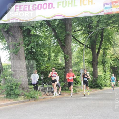 29.06.2025 - hella hamburg halbmarathon KatJ http://msf.ph/oto/8288128 29.06.2025 10:12:17 Zwischen KM18-KM19  meine-sportfotos.de