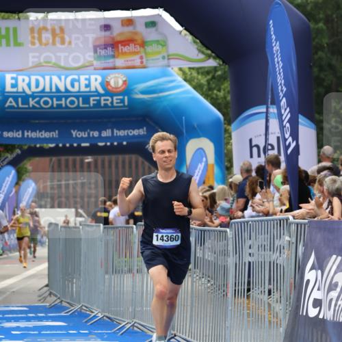 29.06.2025 - hella hamburg halbmarathon Strokosch-Dieckow http://msf.ph/oto/8288135 29.06.2025 10:20:41 Ziel 14360, 16988, 17402 meine-sportfotos.de