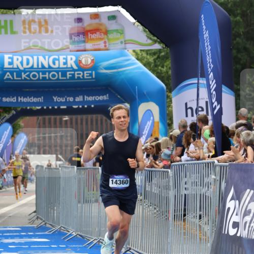 29.06.2025 - hella hamburg halbmarathon Strokosch-Dieckow http://msf.ph/oto/8288183 29.06.2025 10:20:41 Ziel 14360, 16988, 17402 meine-sportfotos.de