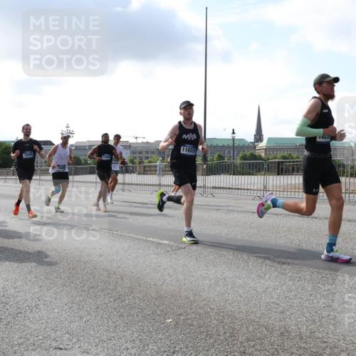 29.06.2025 - hella hamburg halbmarathon Lena Gebhardt http://msf.ph/oto/8288202 29.06.2025 09:46:09 Lombardsbrücke 7845, 5042, 11282, 8954, 11833, 15689, 8233, 1080, 1686, 1894, 2460, 2525, 3809, 3843, 3955, 4463, 4812, 5042, 5187, 5550, 6169, 6495, 6878, 7055, 7186, 7534, 7845, 7880, 7901, 7965, 8062, 8190, 8784, 8864, 8956, 9345, 10270, 10453, 10484, 10865, 11120, 11199, 11282, 11833, 12189, 12232, 12308, 12681, 13167, 13252, 13343, 13617, 13686, 13754, 14167, 14276, 14293, 15115, 15391, 15689, 16065, 16140, 16507, 16580, 16931, 17213, 17768 meine-sportfotos.de