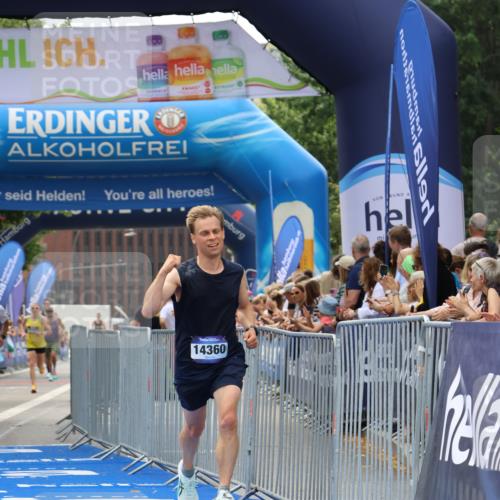 29.06.2025 - hella hamburg halbmarathon Strokosch-Dieckow http://msf.ph/oto/8288313 29.06.2025 10:20:41 Ziel 14360, 16988, 17402 meine-sportfotos.de