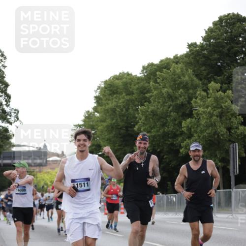 29.06.2025 - hella hamburg halbmarathon Jannik Wohlers http://msf.ph/oto/8288377 29.06.2025 10:03:45 Lombardsbrücke 1032, 2979, 3488, 4488, 5058, 5976, 6142, 6706, 6709, 7017, 8177, 8421, 8422, 8423, 9526, 10756, 11511, 11582, 12004, 12005, 12653, 13173, 13583, 15525, 15678, 16099, 17071, 17437, 17860, 17880, 18111, 18199, 18985 meine-sportfotos.de