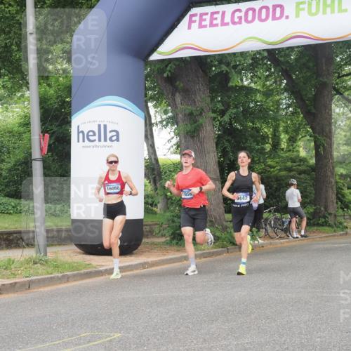 29.06.2025 - hella hamburg halbmarathon KatJ http://msf.ph/oto/8288414 29.06.2025 10:12:19 Zwischen KM18-KM19  meine-sportfotos.de