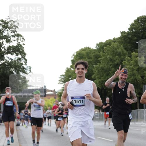 29.06.2025 - hella hamburg halbmarathon Jannik Wohlers http://msf.ph/oto/8288420 29.06.2025 10:03:46 Lombardsbrücke 2979, 3488, 4488, 4587, 5058, 5976, 6142, 6706, 6709, 7017, 8177, 8421, 8422, 8423, 9526, 10756, 11511, 11582, 12004, 12005, 13173, 13583, 14340, 15525, 15678, 16099, 17071, 17437, 17860, 17880, 18111, 18199, 18985 meine-sportfotos.de