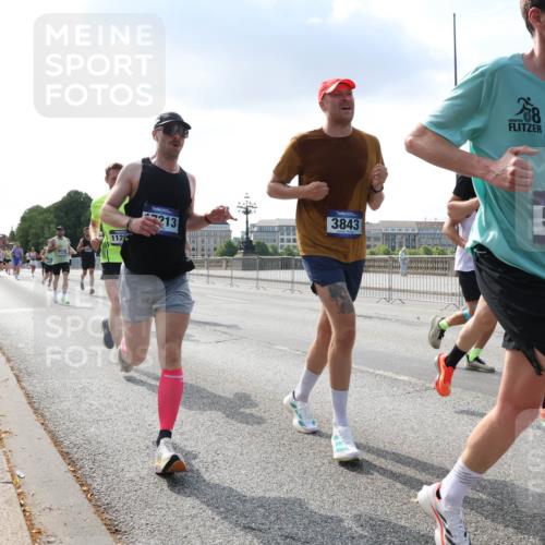 29.06.2025 - hella hamburg halbmarathon Lena Gebhardt http://msf.ph/oto/8288542 29.06.2025 09:46:11 Lombardsbrücke 1128, 213, 3843, 5042, 15689, 1080, 1686, 1894, 2460, 2525, 3809, 3843, 3955, 4463, 4812, 5042, 5187, 5550, 6169, 6495, 6878, 7055, 7186, 7534, 7845, 7880, 7901, 7965, 8062, 8784, 8864, 8956, 9345, 10270, 10453, 10484, 10865, 10929, 11199, 11282, 11833, 12189, 12232, 12681, 13167, 13252, 13343, 13617, 13686, 13754, 14167, 14276, 14293, 15115, 15391, 15689, 16065, 16140, 16507, 16580, 16931, 17213, 17768 meine-sportfotos.de