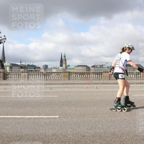29.06.2025 - hella hamburg halbmarathon Lena Gebhardt http://msf.ph/oto/8288547 29.06.2025 09:05:34 Lombardsbrücke  meine-sportfotos.de