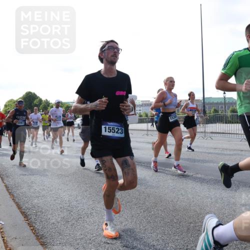 29.06.2025 - hella hamburg halbmarathon Lena Gebhardt http://msf.ph/oto/8288556 29.06.2025 09:58:36 Lombardsbrücke 3097, 15523, 15389, 13536, 1034, 1190, 1285, 1410, 1727, 1815, 1946, 1951, 2029, 2034, 2070, 2417, 2518, 2636, 2656, 2711, 2840, 2883, 2907, 3041, 3097, 3334, 3819, 3859, 3952, 4120, 4152, 4167, 4903, 5077, 5084, 5093, 5259, 5378, 5721, 5894, 6164, 6272, 6294, 6433, 6592, 6657, 6759, 6877, 6897, 7082, 7369, 7409, 7716, 7732, 7856, 7896, 8068, 8154, 8311, 8322, 8393, 8508, 8590, 8639, 8721, 8825, 9012, 9057, 9562, 9656, 9727, 9770, 10084 meine-sportfotos.de