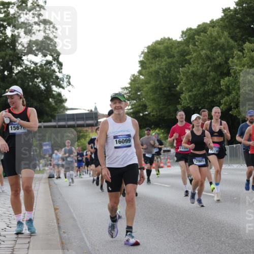 29.06.2025 - hella hamburg halbmarathon Jannik Wohlers http://msf.ph/oto/8288673 29.06.2025 10:03:49 Lombardsbrücke 2979, 3488, 4488, 4587, 5058, 5354, 5365, 5976, 6142, 6706, 6709, 7017, 8177, 8217, 8421, 8422, 8423, 9526, 10756, 11511, 11582, 12004, 12005, 12998, 13583, 14340, 14436, 14917, 15525, 15678, 16099, 17071, 17437, 17860, 17880, 18111, 18199, 18985 meine-sportfotos.de