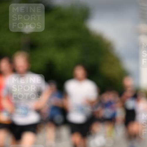 29.06.2025 - hella hamburg halbmarathon Dr. Thomas Lammeyer http://msf.ph/oto/8288732 29.06.2025 09:53:23 Kennedybrücke 1343, 1445, 1615, 1800, 1975, 2324, 2573, 2949, 3136, 3282, 3431, 3530, 4303, 4425, 5248, 5889, 6123, 6682, 7495, 7796, 8370, 8629, 8925, 9264, 9265, 9294, 9296, 9979, 10894, 10930 meine-sportfotos.de
