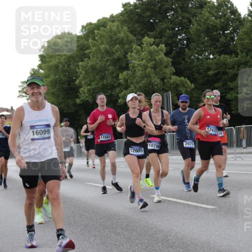 29.06.2025 - hella hamburg halbmarathon Jannik Wohlers http://msf.ph/oto/8288785 29.06.2025 10:03:49 Lombardsbrücke 2979, 3488, 4488, 4587, 5058, 5354, 5365, 5976, 6142, 6706, 6709, 7017, 8177, 8217, 8421, 8422, 8423, 9526, 10756, 11511, 11582, 12004, 12005, 12998, 13583, 14340, 14436, 14917, 15525, 15678, 16099, 17071, 17437, 17860, 17880, 18111, 18199, 18985 meine-sportfotos.de