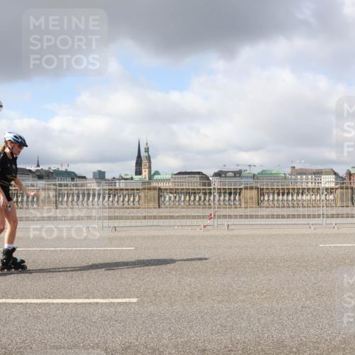 29.06.2025 - hella hamburg halbmarathon Lena Gebhardt http://msf.ph/oto/8288802 29.06.2025 09:05:47 Lombardsbrücke  meine-sportfotos.de