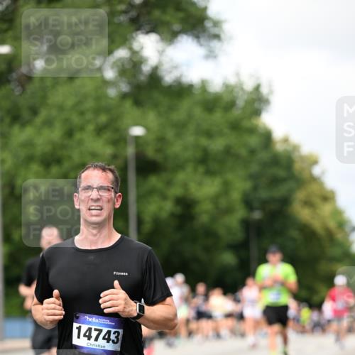29.06.2025 - hella hamburg halbmarathon Dr. Thomas Lammeyer http://msf.ph/oto/8288894 29.06.2025 10:37:16 Kennedybrücke 1078, 1199, 1324, 1373, 1732, 1879, 2059, 2384, 2838, 3221, 3341, 3391, 3422, 3560, 3653, 3708, 3871, 4030, 4096, 4164, 4446, 4555, 5156, 5581, 5917, 6773, 6861, 7135, 7750, 8170, 8175, 8595, 8839, 8993, 9034, 9289, 9471, 9750, 9768, 9780, 10770 meine-sportfotos.de