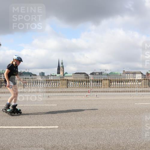 29.06.2025 - hella hamburg halbmarathon Lena Gebhardt http://msf.ph/oto/8288930 29.06.2025 09:05:47 Lombardsbrücke  meine-sportfotos.de