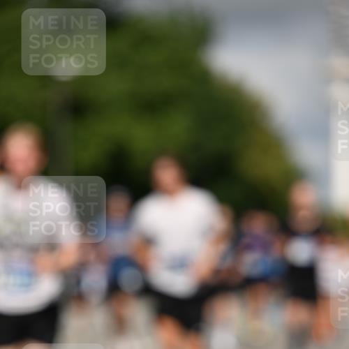 29.06.2025 - hella hamburg halbmarathon Dr. Thomas Lammeyer http://msf.ph/oto/8288968 29.06.2025 09:53:23 Kennedybrücke 1343, 1445, 1615, 1800, 1975, 2324, 2573, 2949, 3136, 3282, 3431, 3530, 4303, 4425, 5248, 5889, 6123, 6682, 7495, 7796, 8370, 8629, 8925, 9264, 9265, 9294, 9296, 9979, 10894, 10930 meine-sportfotos.de