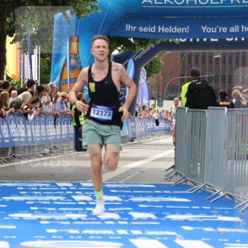 29.06.2025 - hella hamburg halbmarathon Strokosch-Dieckow http://msf.ph/oto/8288975 29.06.2025 10:20:22 Ziel 12373, 16245 meine-sportfotos.de