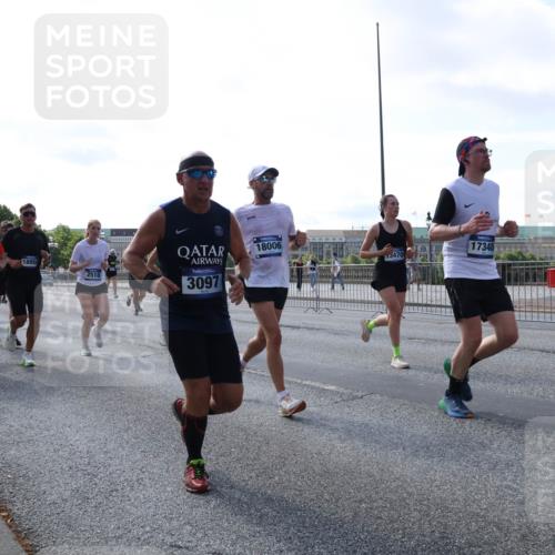 29.06.2025 - hella hamburg halbmarathon Lena Gebhardt http://msf.ph/oto/8288977 29.06.2025 09:58:37 Lombardsbrücke 18958, 18960, 2518, 3097, 18006, 17348, 3470, 1034, 1190, 1285, 1410, 1727, 1815, 1946, 1951, 2029, 2034, 2070, 2518, 2636, 2656, 2711, 2840, 2883, 2907, 3041, 3097, 3334, 3819, 3859, 3952, 4120, 4152, 4167, 4903, 5077, 5084, 5093, 5259, 5378, 5721, 5894, 6164, 6272, 6294, 6433, 6592, 6657, 6759, 6877, 6897, 7082, 7369, 7409, 7716, 7732, 7856, 7896, 8068, 8154, 8311, 8322, 8393, 8508, 8590, 8639, 8721, 8825, 9012, 9057, 9562, 9656, 9727, 9770, 10084 meine-sportfotos.de