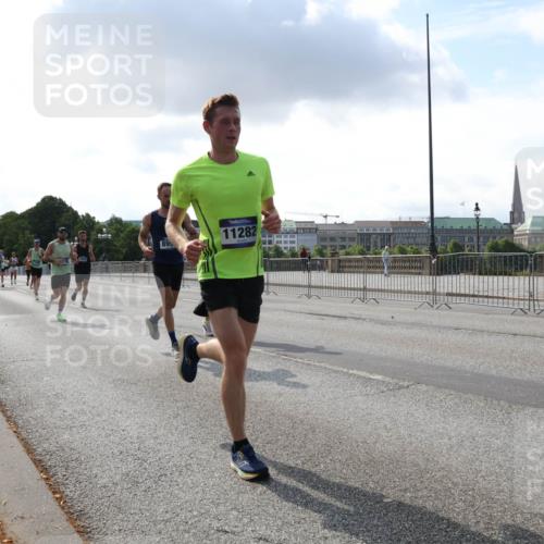 29.06.2025 - hella hamburg halbmarathon Lena Gebhardt http://msf.ph/oto/8288978 29.06.2025 09:46:12 Lombardsbrücke 895, 11282, 1080, 1686, 1894, 2460, 2525, 3809, 3843, 3955, 4463, 4812, 5042, 5187, 5550, 6169, 6495, 6878, 7055, 7186, 7534, 7845, 7880, 7901, 7965, 8062, 8784, 8864, 8956, 9345, 10270, 10453, 10484, 10865, 10929, 11199, 11230, 11282, 11833, 12189, 12232, 12681, 13167, 13252, 13343, 13617, 13686, 13754, 14167, 14276, 14293, 15115, 15391, 15689, 16065, 16140, 16507, 16580, 16931, 17213, 17768 meine-sportfotos.de