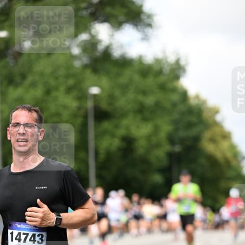29.06.2025 - hella hamburg halbmarathon Dr. Thomas Lammeyer http://msf.ph/oto/8289002 29.06.2025 10:37:16 Kennedybrücke 1078, 1199, 1324, 1373, 1732, 1879, 2059, 2384, 2838, 3221, 3341, 3391, 3422, 3560, 3653, 3708, 3871, 4030, 4096, 4164, 4446, 4555, 5156, 5581, 5917, 6773, 6861, 7135, 7750, 8170, 8175, 8595, 8839, 8993, 9034, 9289, 9471, 9750, 9768, 9780, 10770 meine-sportfotos.de