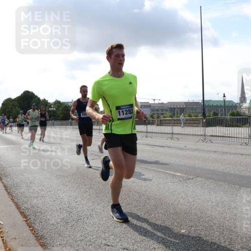 29.06.2025 - hella hamburg halbmarathon Lena Gebhardt http://msf.ph/oto/8289016 29.06.2025 09:46:12 Lombardsbrücke 895, 11282, 1080, 1686, 1894, 2460, 2525, 3809, 3843, 3955, 4463, 4812, 5042, 5187, 5550, 6169, 6495, 6878, 7055, 7186, 7534, 7845, 7880, 7901, 7965, 8062, 8784, 8864, 8956, 9345, 10270, 10453, 10484, 10865, 10929, 11199, 11230, 11282, 11833, 12189, 12232, 12681, 13167, 13252, 13343, 13617, 13686, 13754, 14167, 14276, 14293, 15115, 15391, 15689, 16065, 16140, 16507, 16580, 16931, 17213, 17768 meine-sportfotos.de