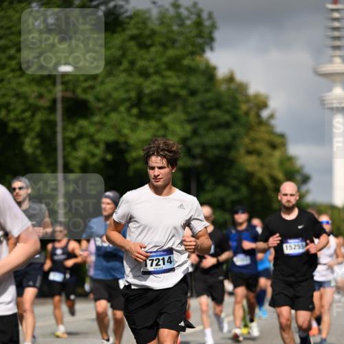 29.06.2025 - hella hamburg halbmarathon Dr. Thomas Lammeyer http://msf.ph/oto/8289050 29.06.2025 09:53:24 Kennedybrücke 1343, 1445, 1615, 1800, 1975, 2324, 2573, 2949, 3282, 3431, 3530, 4303, 4425, 5248, 5889, 6123, 6682, 7495, 7796, 8370, 8629, 8925, 9264, 9265, 9294, 9296, 9979, 10894, 10930 meine-sportfotos.de
