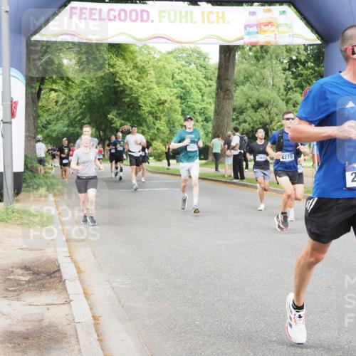 29.06.2025 - hella hamburg halbmarathon MichiJ http://msf.ph/oto/8289083 29.06.2025 10:33:22 Zwischen KM18-KM19 2098, 2590, 4854, 4997, 9159, 10741, 12643, 14722, 18637 meine-sportfotos.de