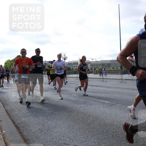 29.06.2025 - hella hamburg halbmarathon Lena Gebhardt http://msf.ph/oto/8289090 29.06.2025 09:58:38 Lombardsbrücke 78958, 18960, 2518, 6592, 3097, 1034, 1190, 1285, 1410, 1485, 1727, 1815, 1946, 1951, 2029, 2034, 2070, 2518, 2656, 2711, 2840, 2883, 2907, 3041, 3097, 3334, 3819, 3859, 3952, 4120, 4152, 4167, 4903, 5077, 5084, 5093, 5259, 5378, 5721, 5894, 6164, 6272, 6294, 6433, 6592, 6657, 6759, 6877, 6897, 7082, 7369, 7409, 7716, 7732, 7856, 7896, 8068, 8154, 8311, 8322, 8393, 8508, 8590, 8639, 8721, 8825, 9012, 9057, 9562, 9656, 9727, 9770, 10084 meine-sportfotos.de