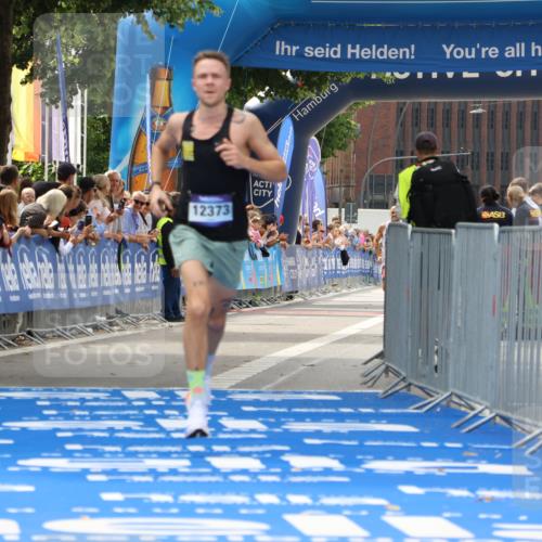 29.06.2025 - hella hamburg halbmarathon Strokosch-Dieckow http://msf.ph/oto/8289105 29.06.2025 10:20:21 Ziel 12373, 16245 meine-sportfotos.de