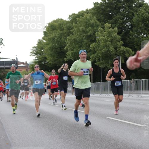 29.06.2025 - hella hamburg halbmarathon Jannik Wohlers http://msf.ph/oto/8289172 29.06.2025 10:04:06 Lombardsbrücke 1213, 1377, 1674, 2011, 2852, 3994, 4146, 4587, 5354, 5365, 8217, 9489, 10213, 10709, 10834, 10962, 12924, 12998, 13625, 14340, 14436, 14917, 16128, 16145, 16753, 16989, 17071, 17113, 17434, 17569, 17685, 17686, 17763, 18098, 18520, 18525 meine-sportfotos.de